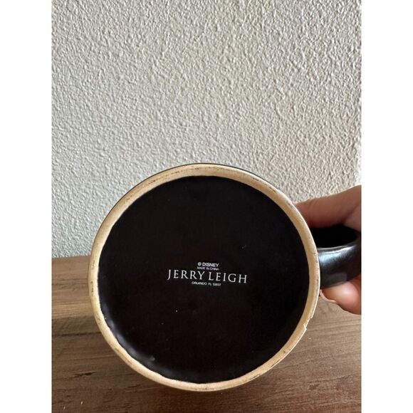 Disney Jerry Leigh Vintage Style Minnie Mouse Black/Pink Mug - Picture 7 of 7